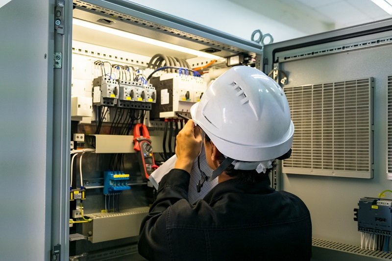 A Comprehensive Guide to Commercial Electricians and Their Services 