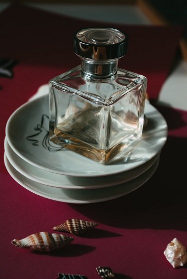 Empty Perfume Bottles: Why They’re a Must-Have for Every Perfumer